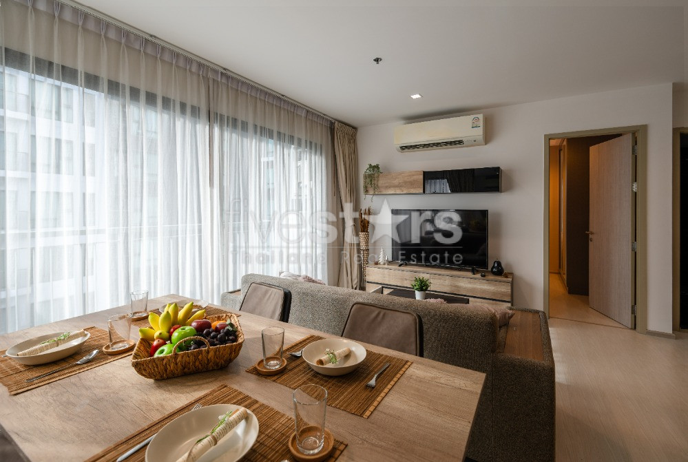 Appartement de 2 chambres à vendre près du BTS Thonglor, entièrement rénové, photo 2