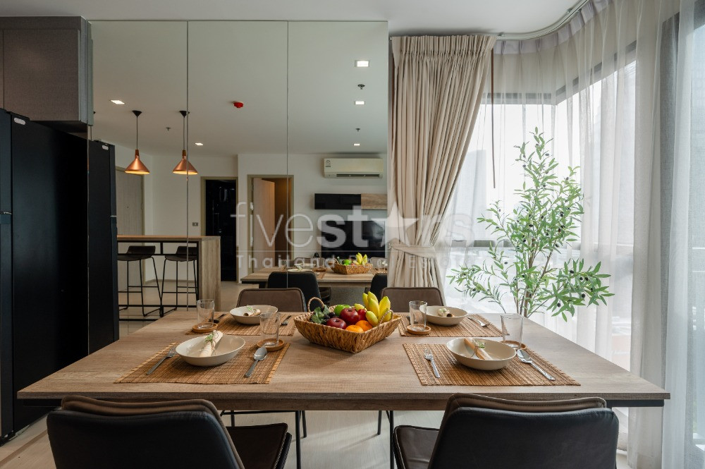 Appartement de 2 chambres à vendre près du BTS Thonglor, entièrement rénové, photo 5