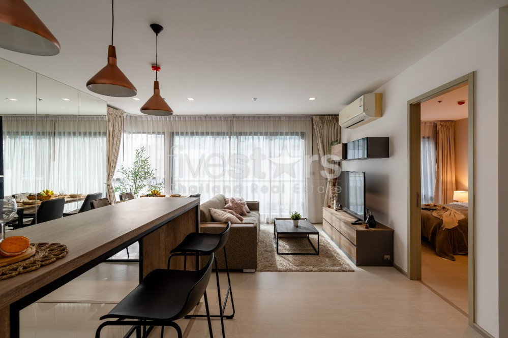 Appartement de 2 chambres à vendre près du BTS Thonglor, entièrement rénové, photo 3