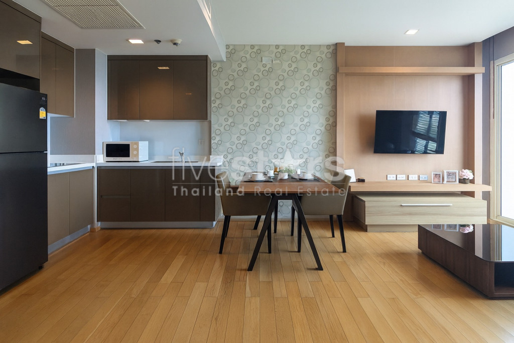 Appartement de 2 chambres à vendre près du BTS Thonglor, photo 2