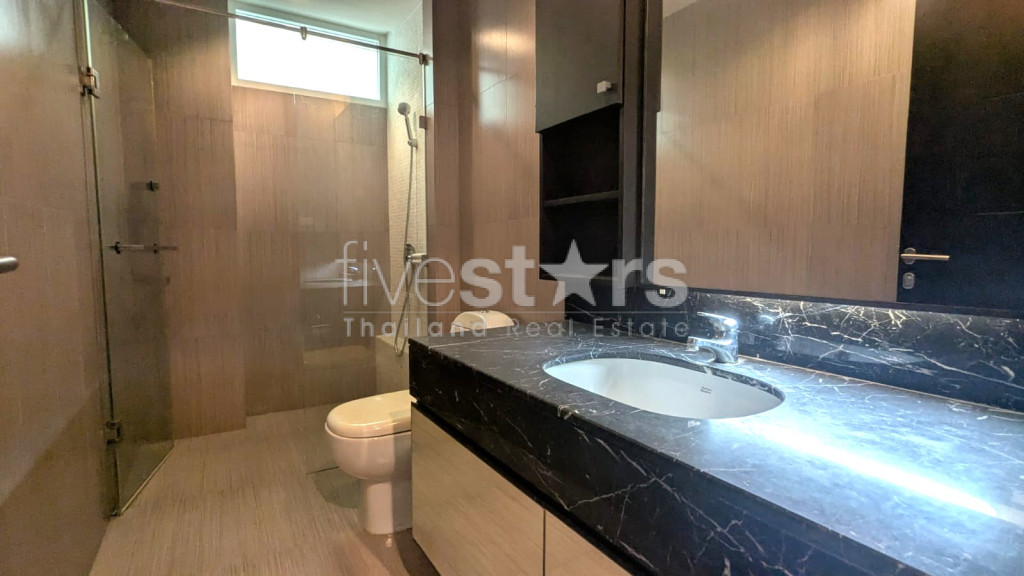 Appartement de 2 chambres spacieux à vendre à Thonglor, photo 10