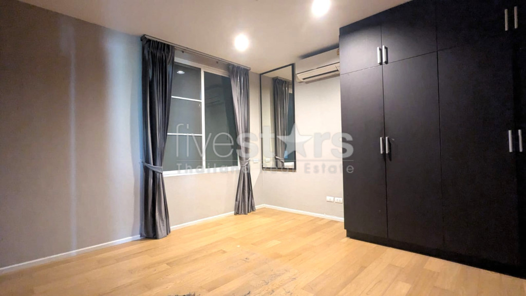 Appartement de 2 chambres spacieux à vendre à Thonglor, photo 8