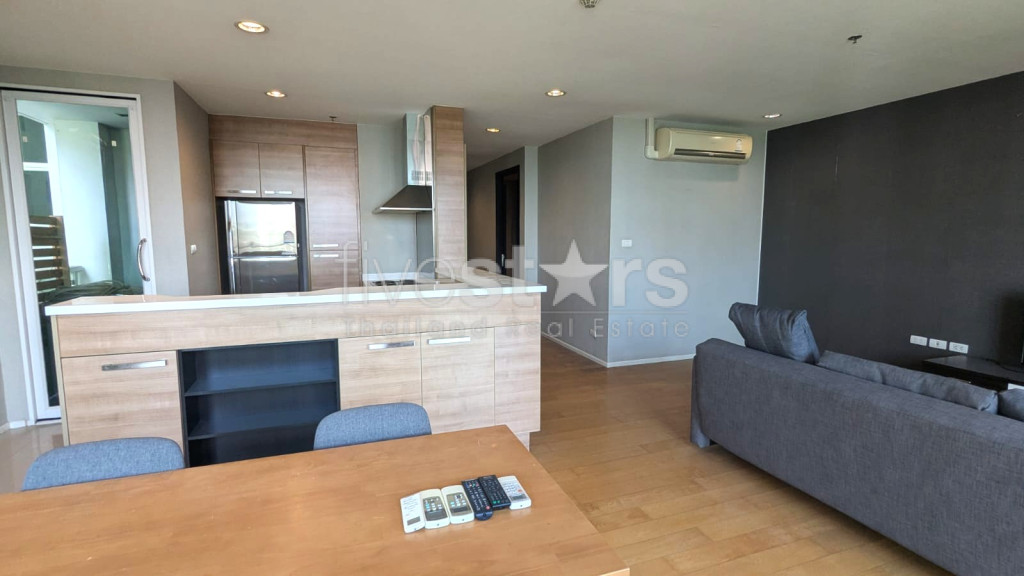 Appartement de 2 chambres spacieux à vendre à Thonglor, photo 4