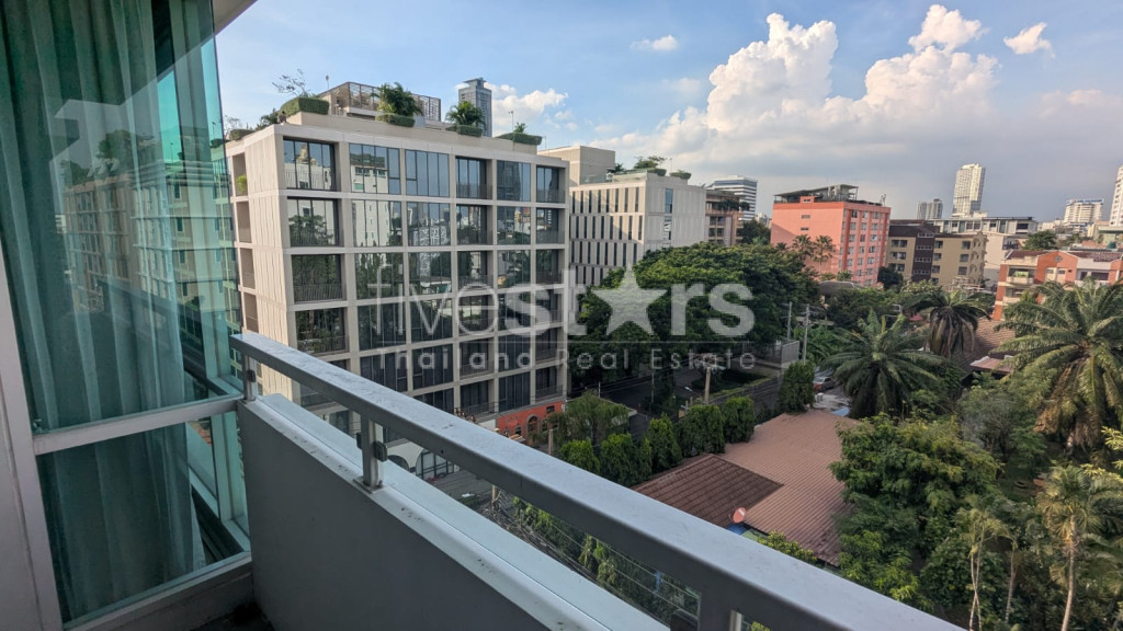 Appartement de 2 chambres spacieux à vendre à Thonglor, photo 7