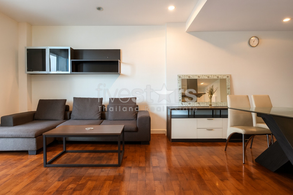 Appartement de 2 chambres spacieux à vendre quartier Phromphong, photo 3