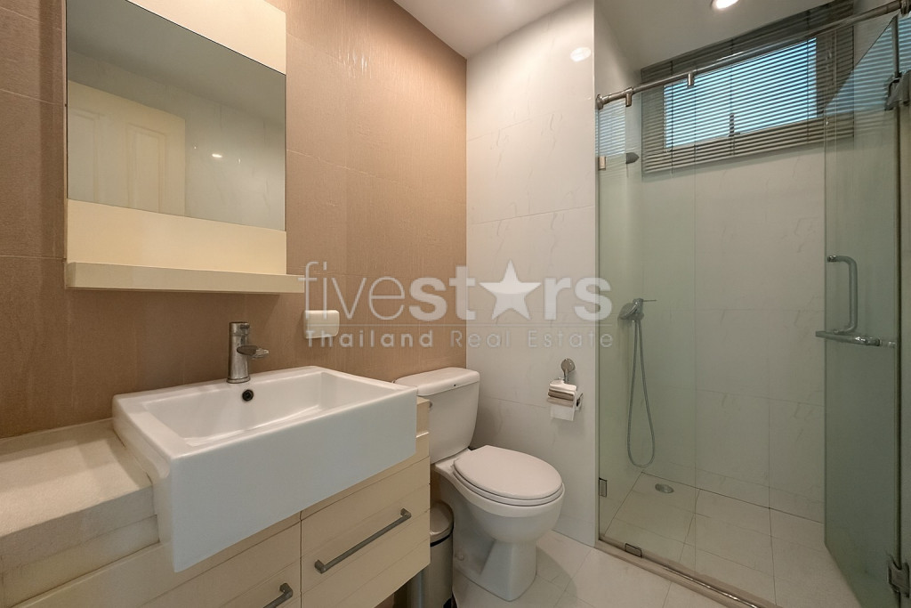 Appartement de 2 chambres spacieux à vendre quartier Phromphong, photo 12