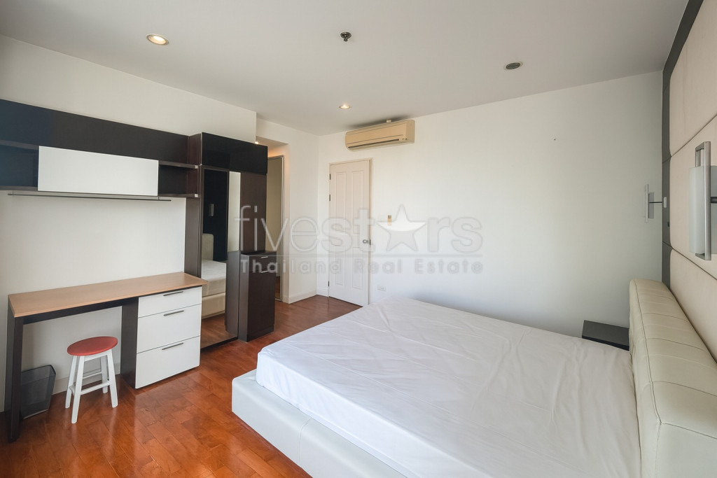 Appartement de 2 chambres spacieux à vendre quartier Phromphong, photo 8