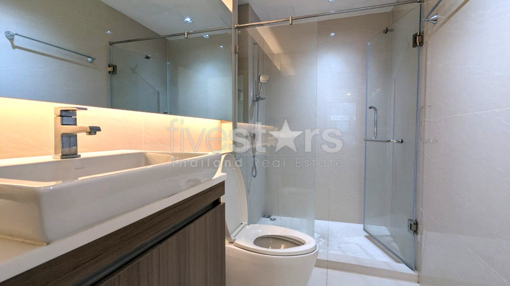 Appartement 2 chambres moderne à vendre proche BTS Thonglor, photo 9