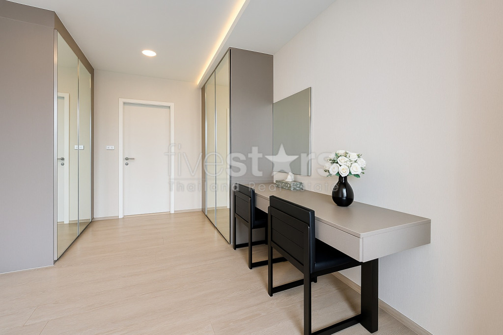 Appartement de 2 chambres moderne à vendre proche BTS Thonglor, photo 10