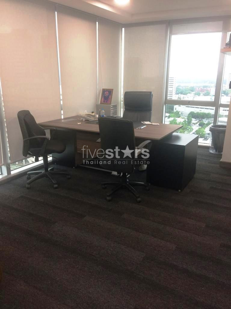 Bureaux à louer près du BTS Phromphong, photo 6