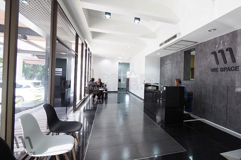 Bureaux à louer près du BTS Thonglor, photo 2
