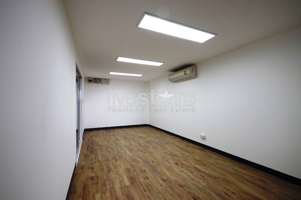 Bureaux à louer près du BTS Thonglor, photo 7