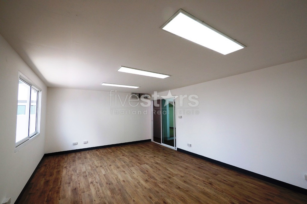 Bureaux à louer près du BTS Thonglor, photo 6