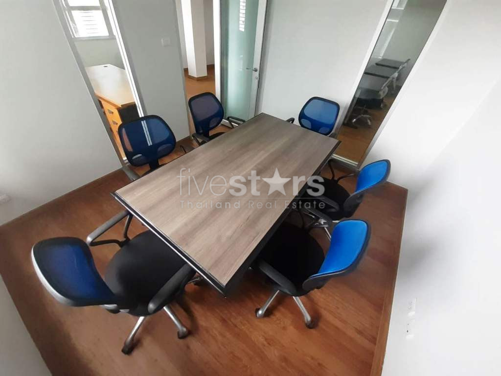 Bureaux à louer à Thonglor, photo 2