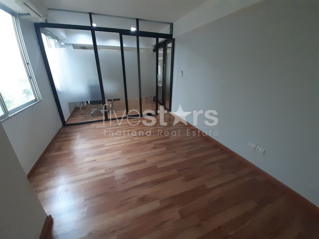 Office space for rent in Thonglor area, photo 10