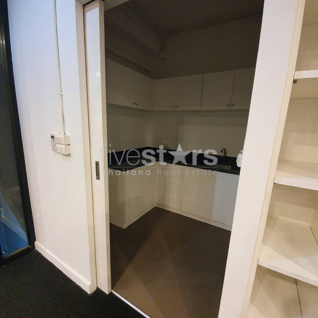Office space for rent in Sukhumvit area near BTS Phromphong, photo 18
