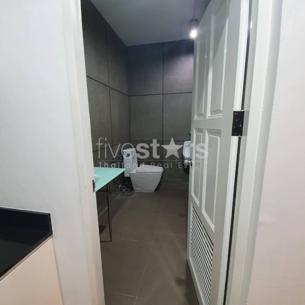 Office space for rent in Sukhumvit area near BTS Phromphong, photo 20