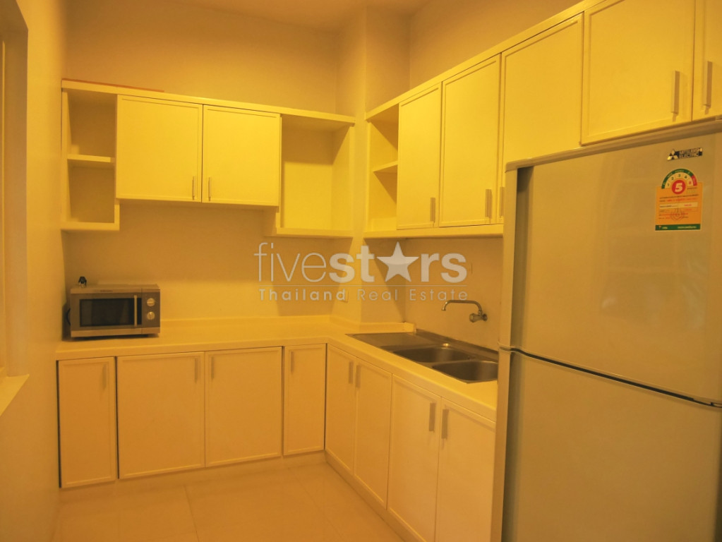 4 bedroom Thonglor house with garden, excellent value for money, photo 14