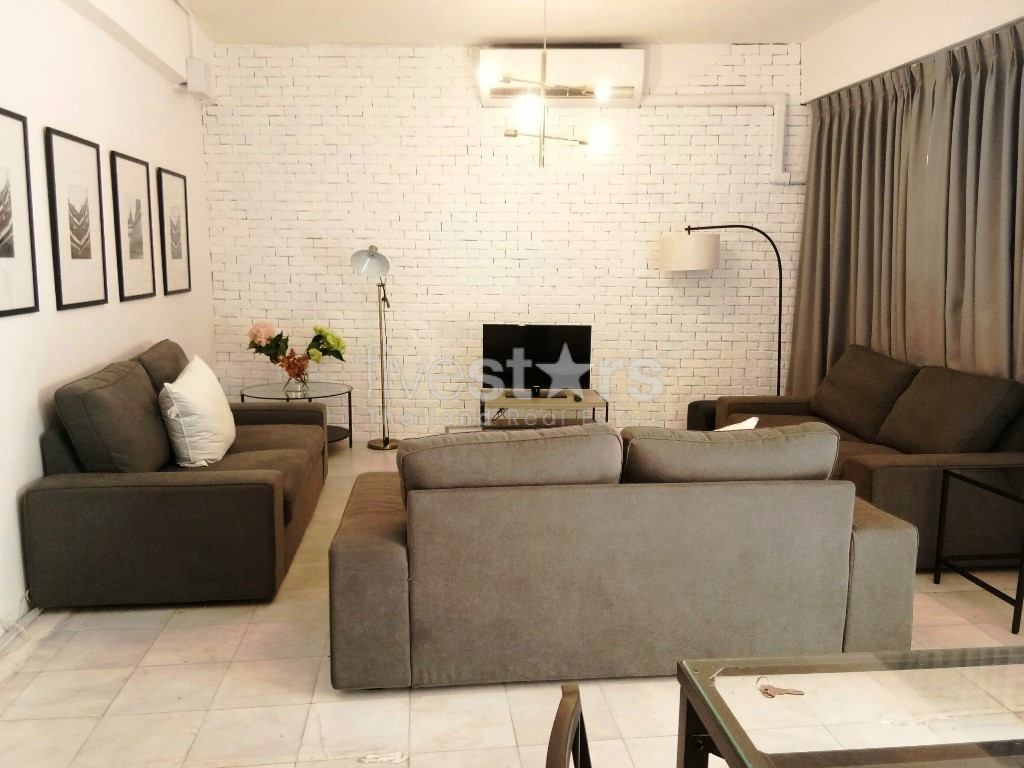 5 bedroom townhouse for rent on Thonglor