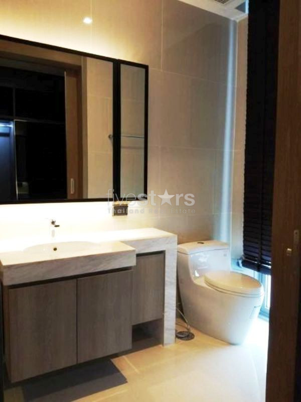4  bedrooms Townhome in compound for rent in Phromphong, photo 13