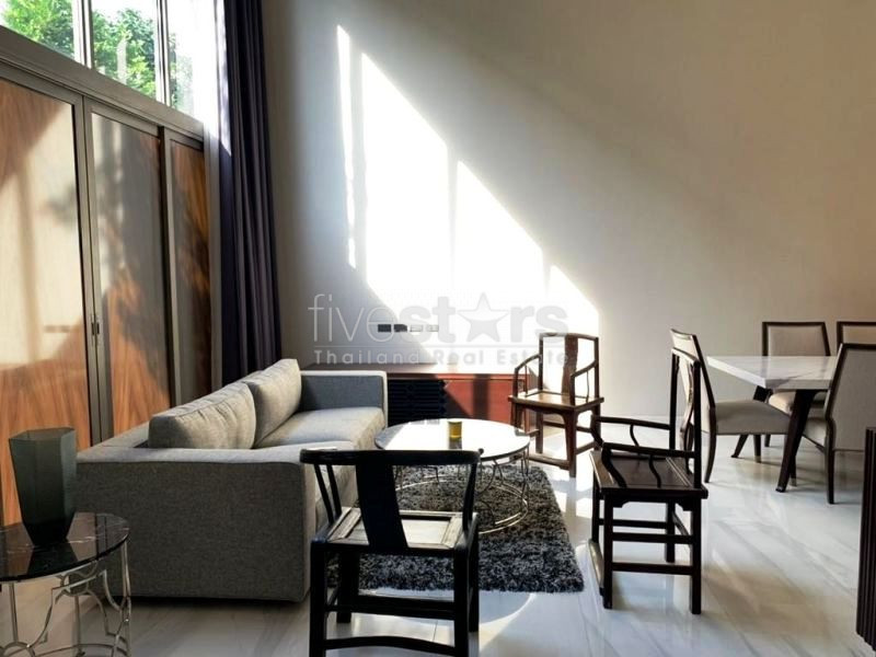 4  bedrooms Townhome in compound for rent in Phromphong, photo 3