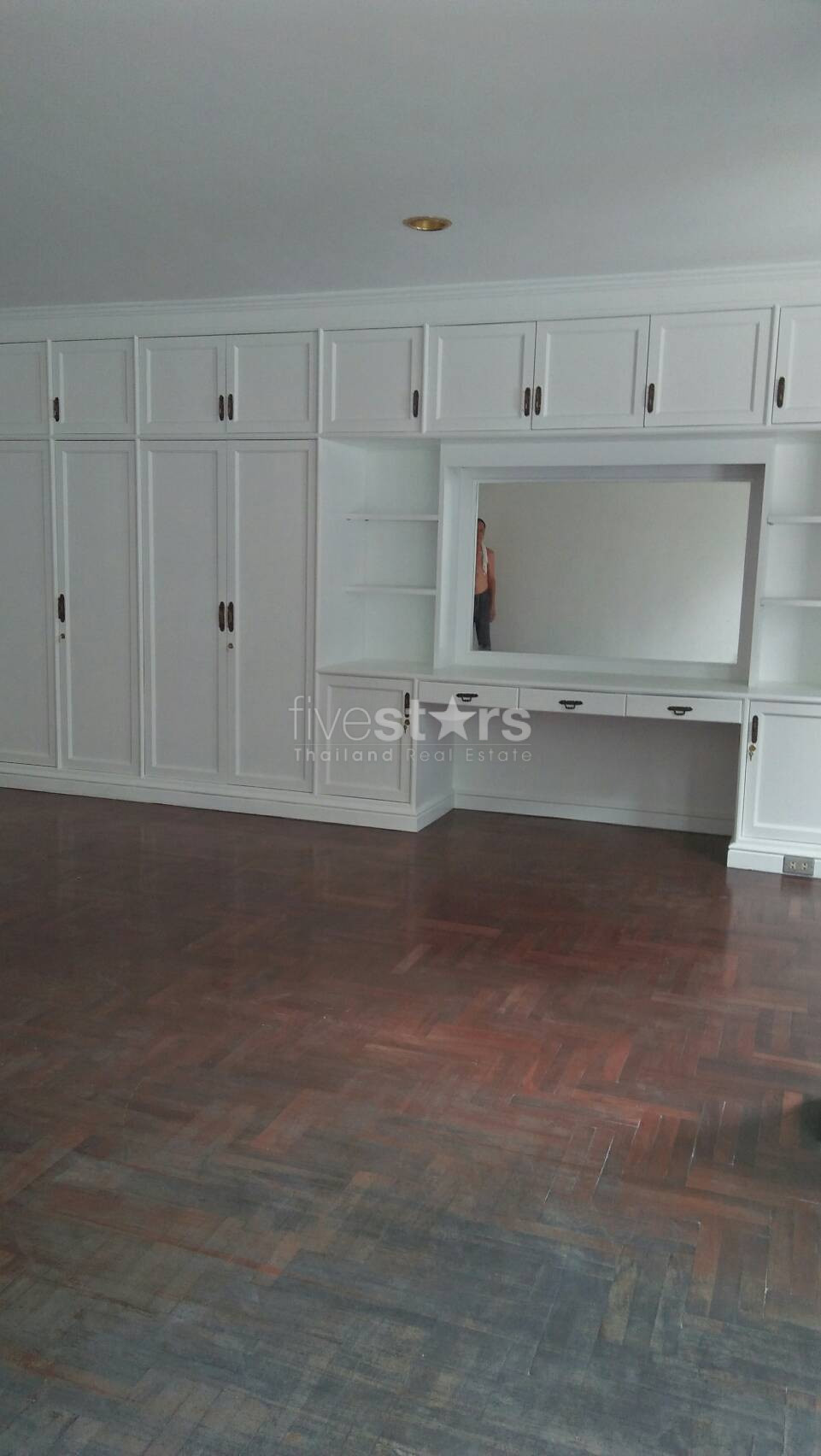 Maison de ville/Bureau à domicile à louer près du BTS Phrompong, photo 7