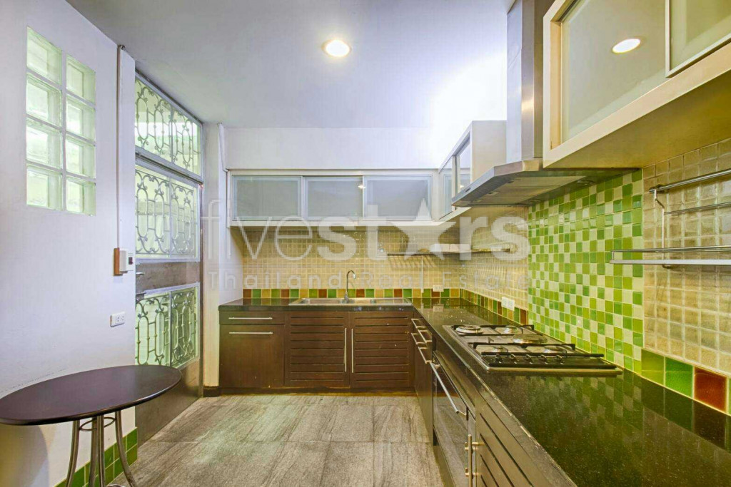 Townhouse in compound 3 bedrooms for rent near BTS Thonglor, photo 5