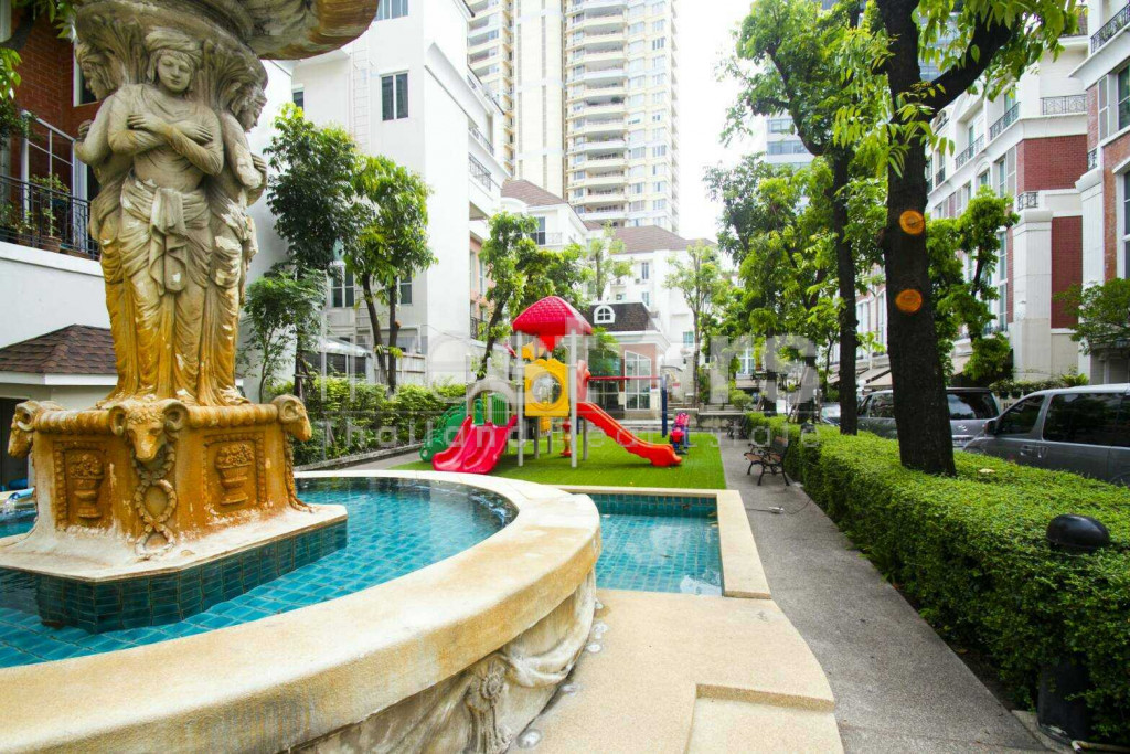 Townhouse in compound 3 bedrooms for rent near BTS Thonglor, photo 20