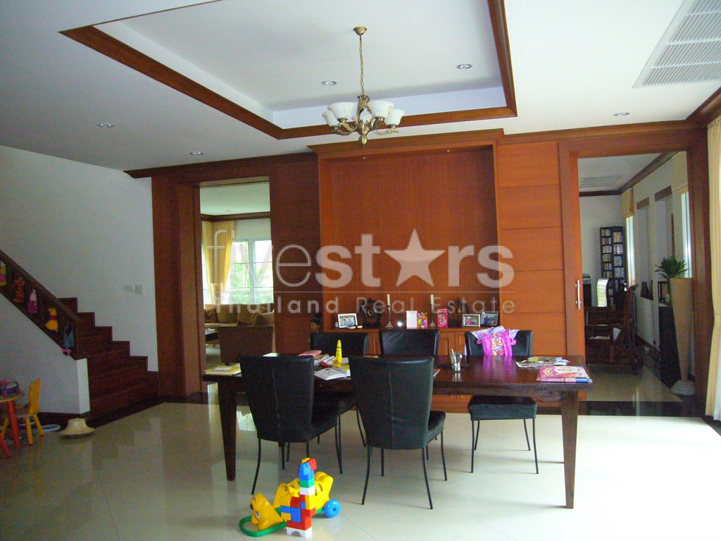 House in compound 4 bedrooms for rent near BTS Thonglor, photo 3