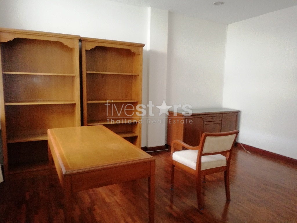 3 bedrooms townhouse in compound for rent in Thonglor area, photo 16