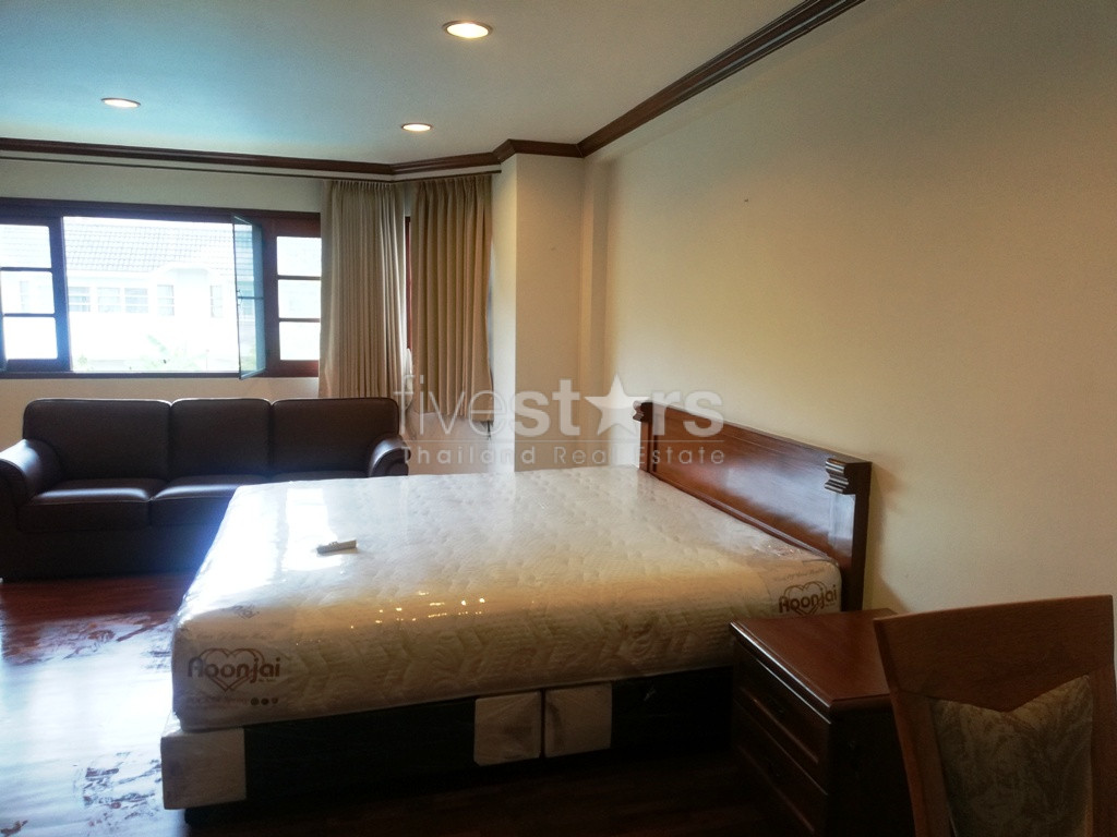 3 bedrooms townhouse in compound for rent in Thonglor area, photo 12