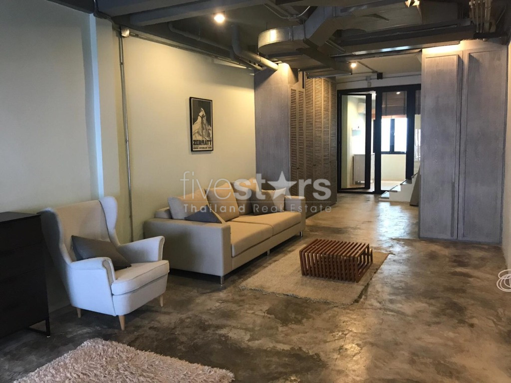 Townhouse/Home office for rent near BTS Thonglor