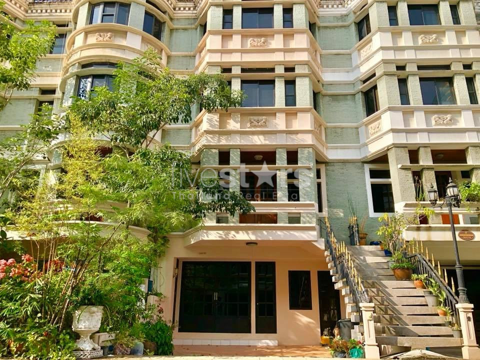 Maison de ville de 3 chambres à louer à Sukhumvit 31