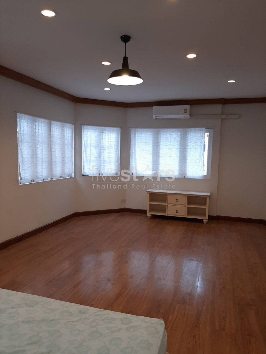 4 bedroom townhome for rent on Thong Lor, photo 10