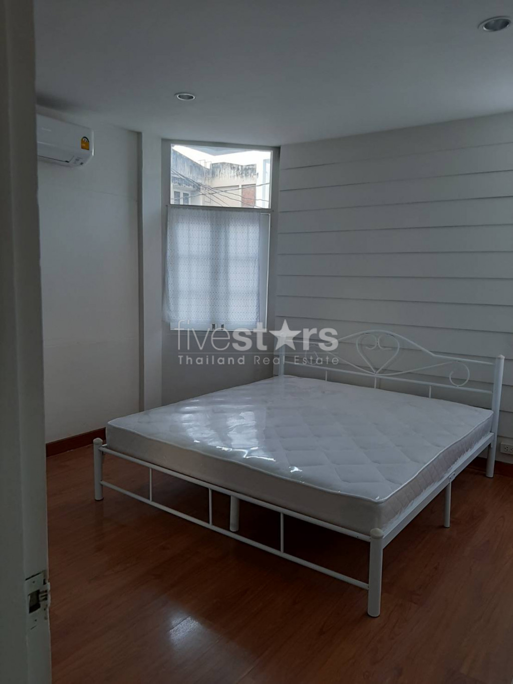 4 bedroom townhome for rent on Thong Lor, photo 11