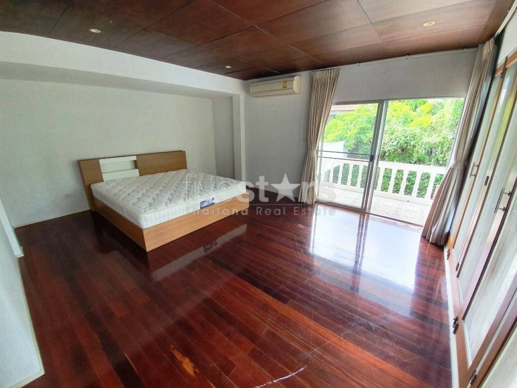 Une maison individuelle récemment rénovée avec piscine privée et grand jardin dans la région de Thonglor., photo 20