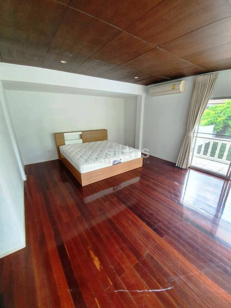 Une maison individuelle récemment rénovée avec piscine privée et grand jardin dans la région de Thonglor., photo 19