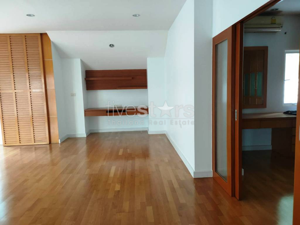 villa 4 chambres avec piscine privée quartier Thonglor, photo 13