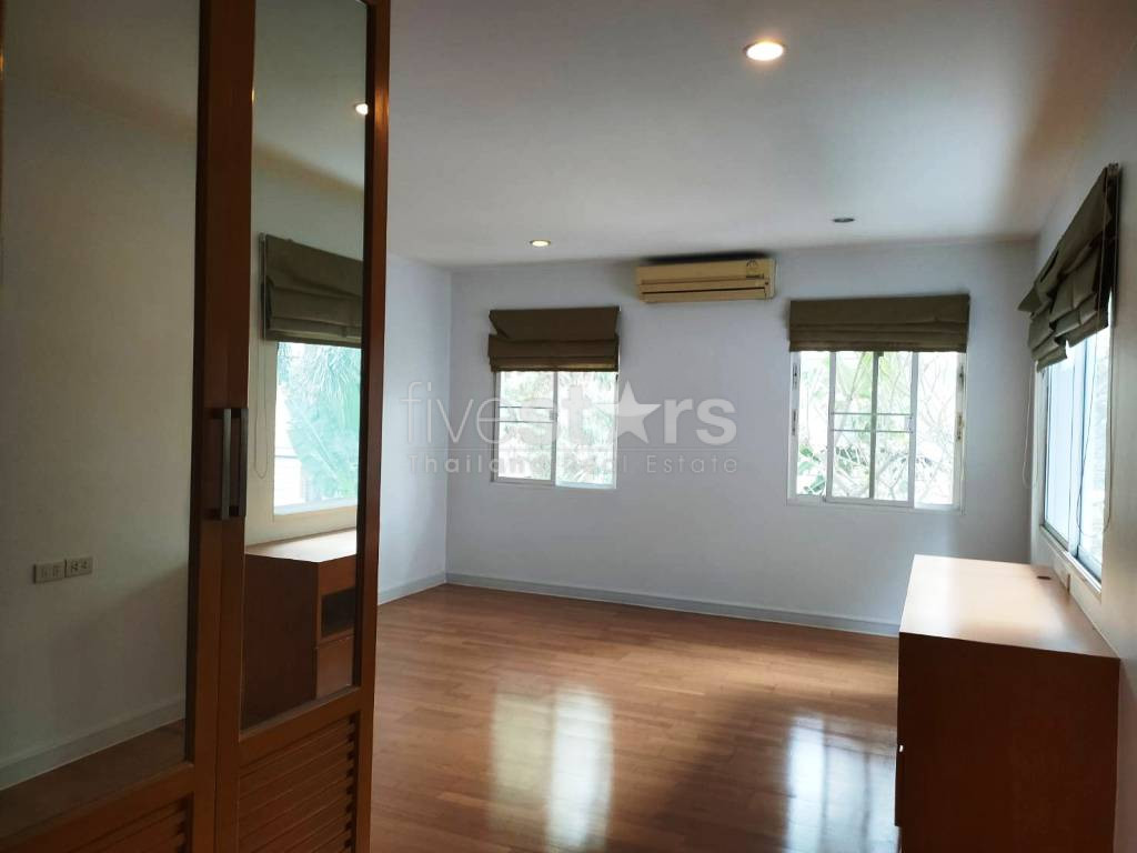 villa 4 chambres avec piscine privée quartier Thonglor, photo 10