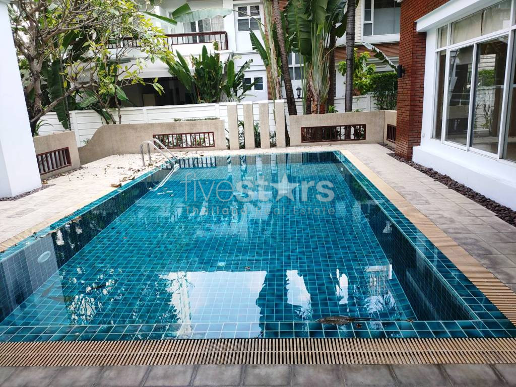 villa 4 chambres avec piscine privée quartier Thonglor, photo 18