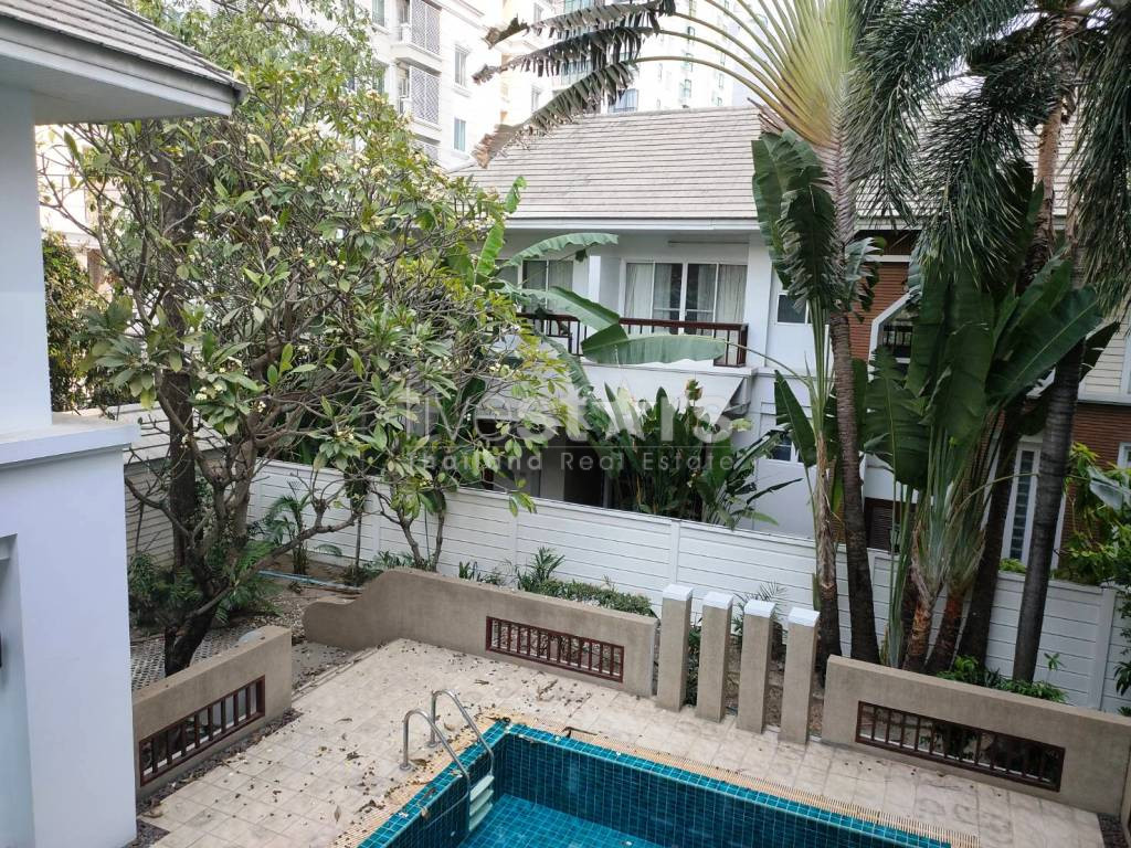 villa 4 chambres avec piscine privée quartier Thonglor, photo 17
