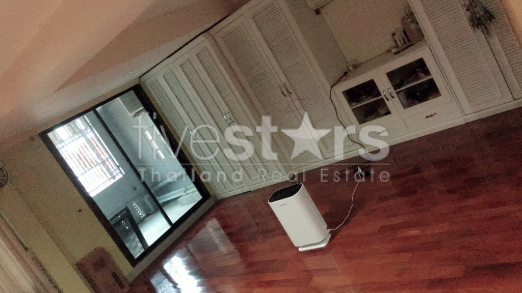 Pet friendly townhouse for rent in Thonglor area, photo 5
