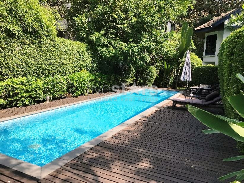 à Bangkok, quartier Sukhumvit - Prompong, une maison au style tropical avec 3 chambres et une véranda ouverte, photo 3