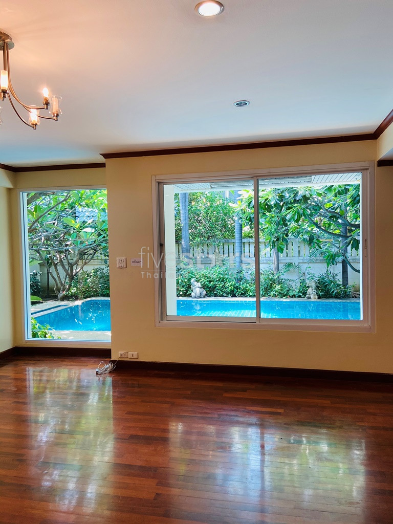 Maison individuelle commerciale piscine privée à louer sur Phrom Phong, photo 4
