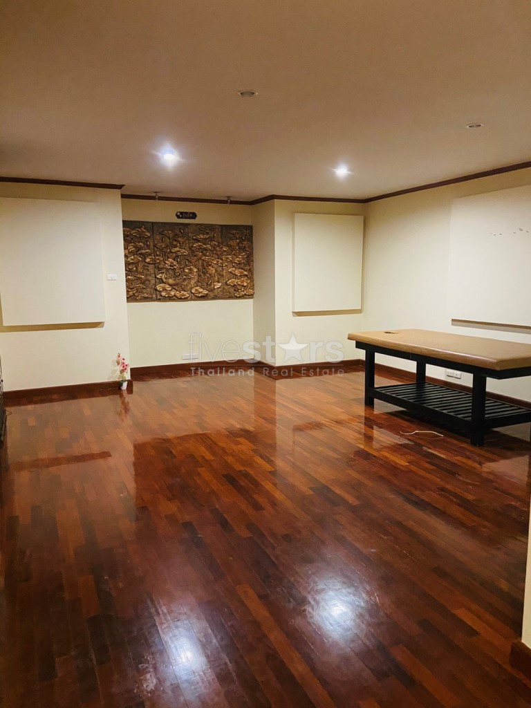 Maison individuelle commerciale piscine privée à louer sur Phrom Phong, photo 7