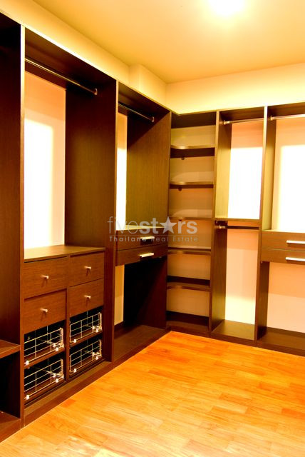 4 bedroom single house with private pool close to the BTS Thonglor station, photo 8