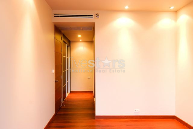 4 bedroom single house with private pool close to the BTS Thonglor station, photo 11
