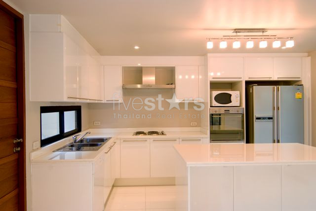 4 bedroom single house with private pool close to the BTS Thonglor station, photo 10