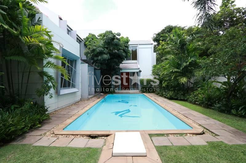 Villa moderne à louer avec piscine privée