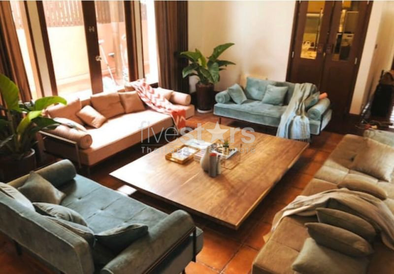 Maison individuelle de 5 chambres avec piscine privée à louer sur Thonglor, photo 3